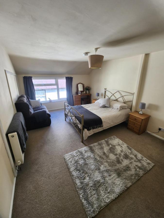 Watsons Ale House Bed & Breakfast Knighton  Eksteriør bilde