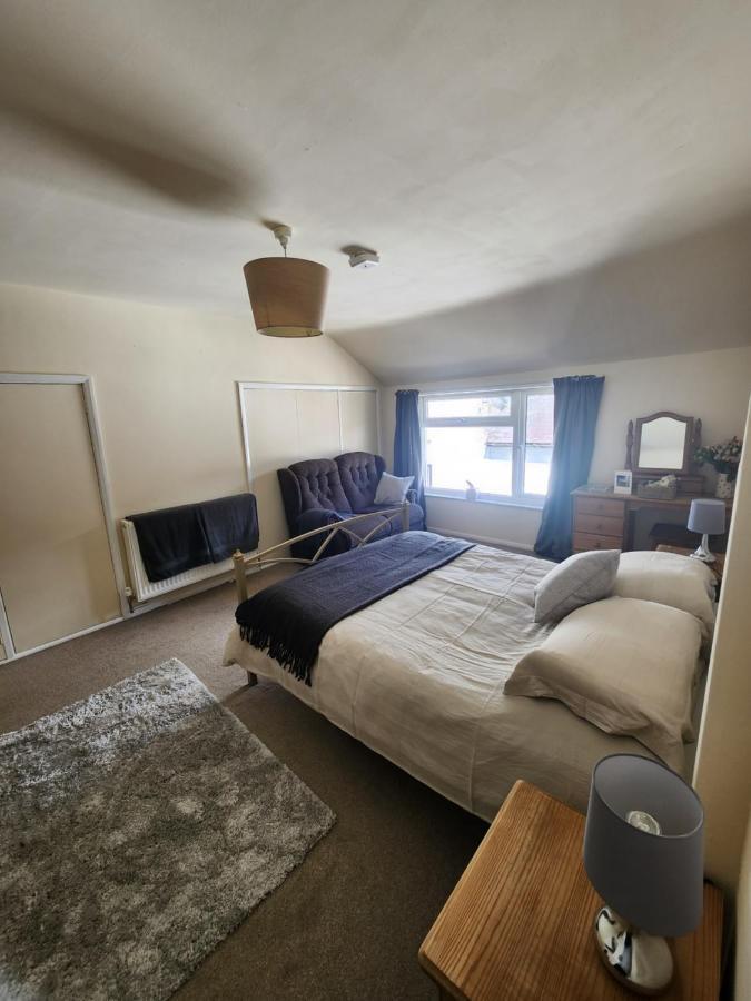 Watsons Ale House Bed & Breakfast Knighton  Eksteriør bilde