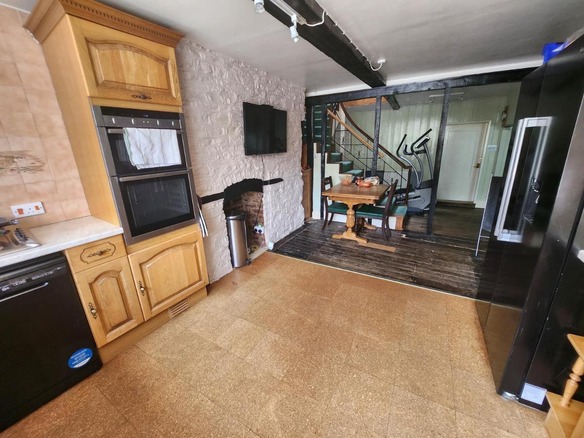 Watsons Ale House Bed & Breakfast Knighton  Eksteriør bilde