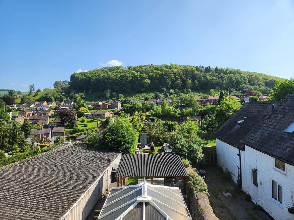 Watsons Ale House Bed & Breakfast Knighton  Eksteriør bilde