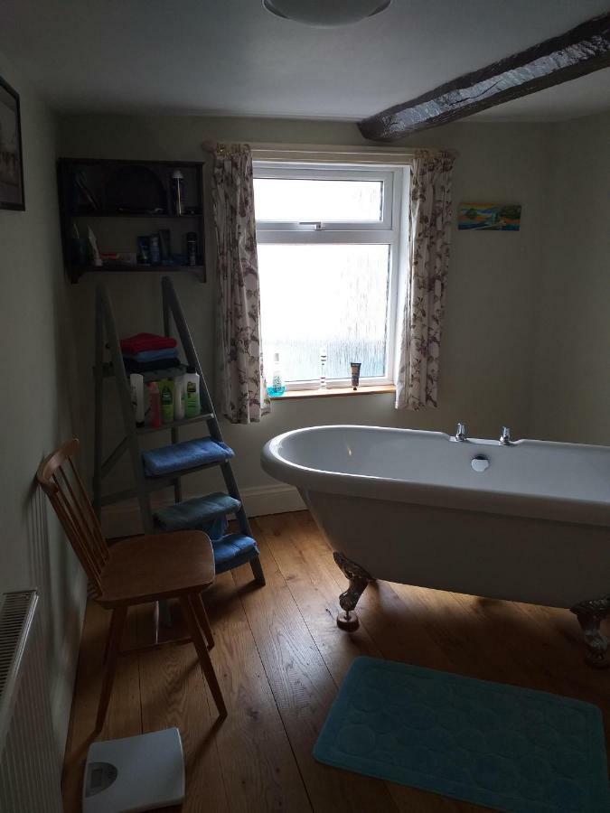 Watsons Ale House Bed & Breakfast Knighton  Eksteriør bilde