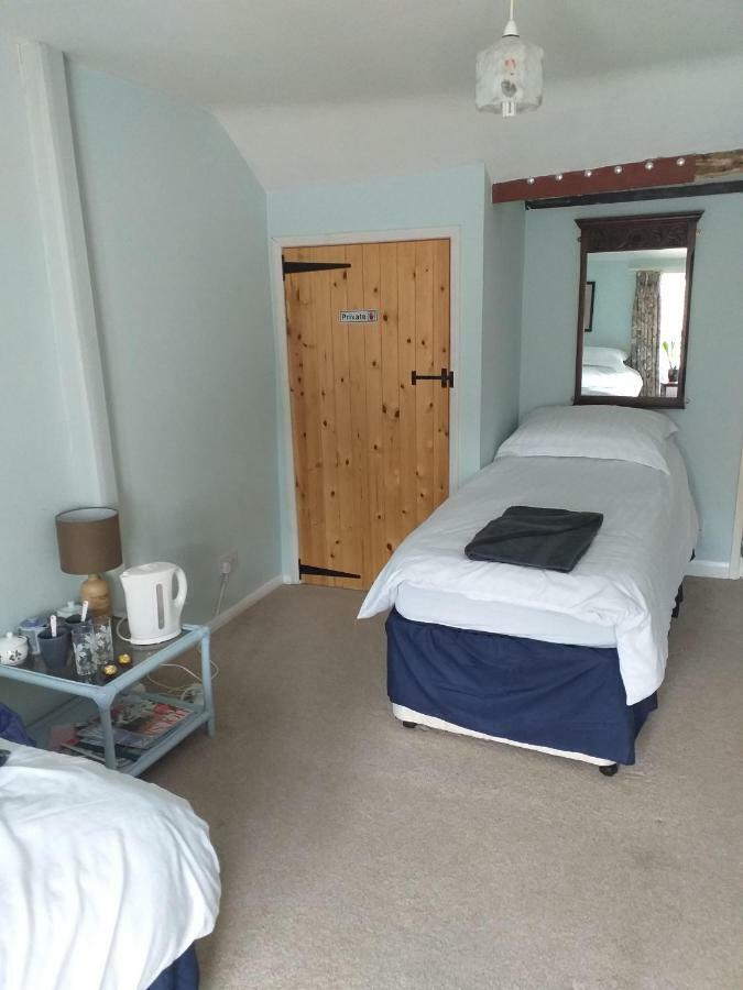 Watsons Ale House Bed & Breakfast Knighton  Eksteriør bilde
